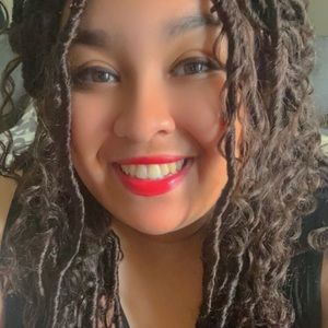 Meet your Posher, Amirah